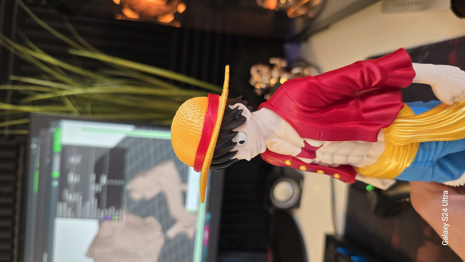 #1 Monkey D. Luffy & — vue 4
