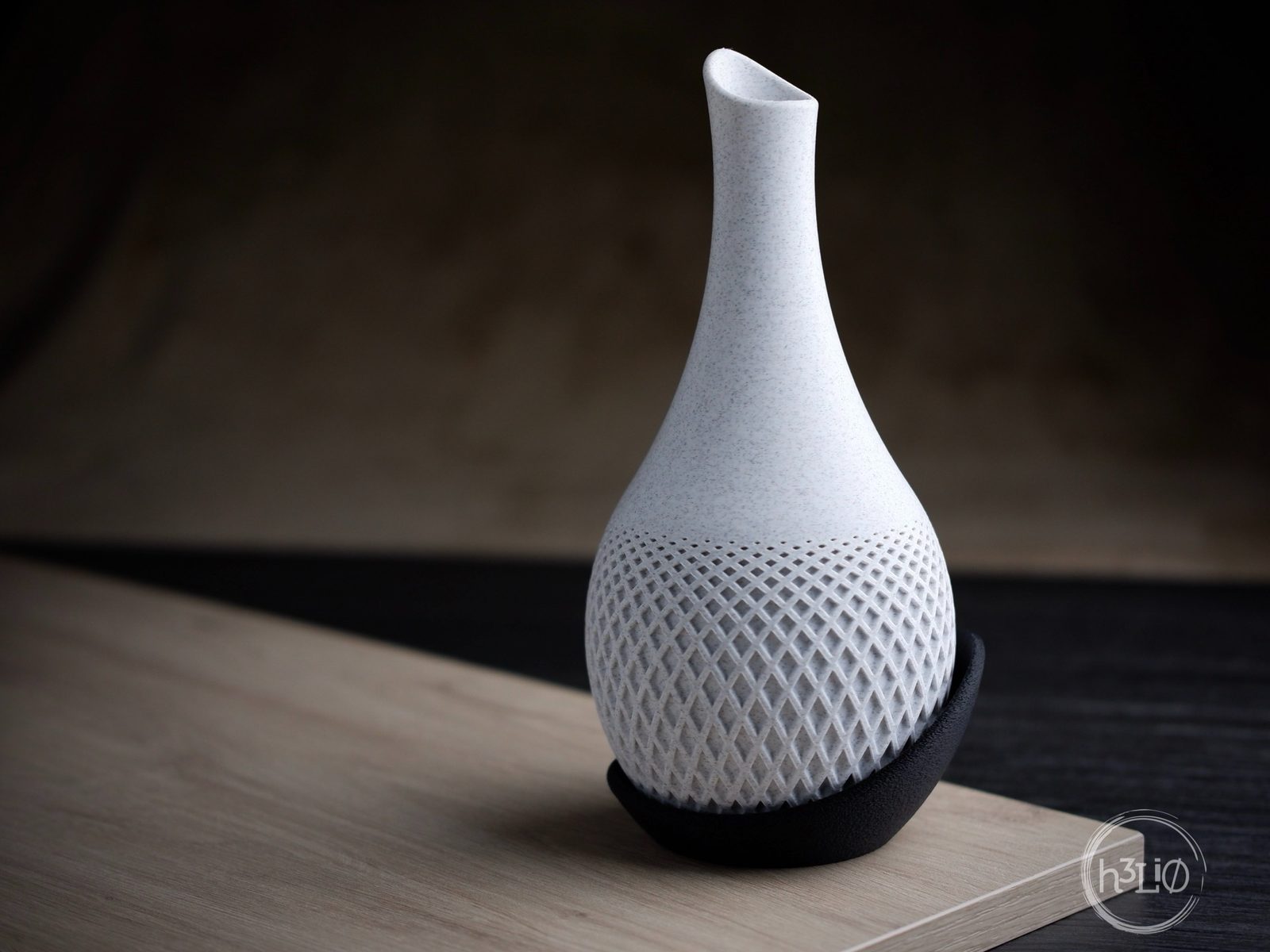 #4 Polygon Vase · Wrap Around Plate — vue 7