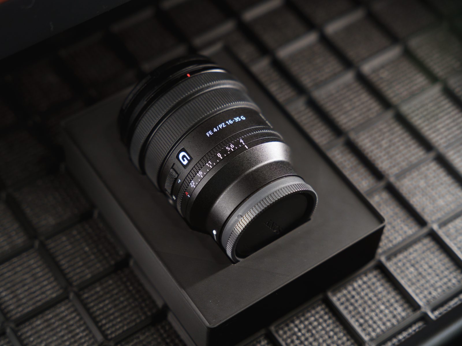 #6 Gridfinity Sony 16-35mm F4 PZ Lens Display — vue 2