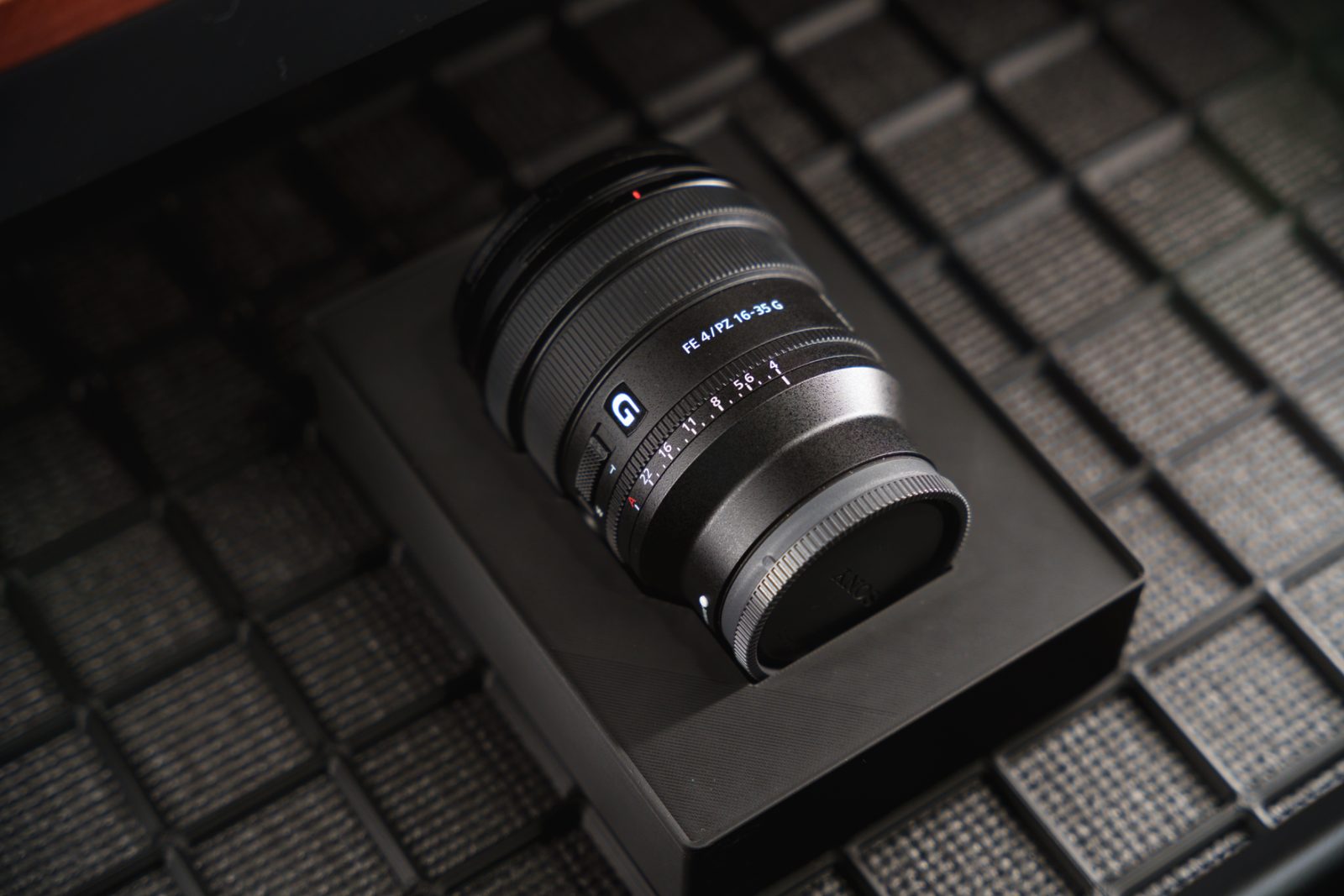 #6 Gridfinity Sony 16-35mm F4 PZ Lens Display — vue 3