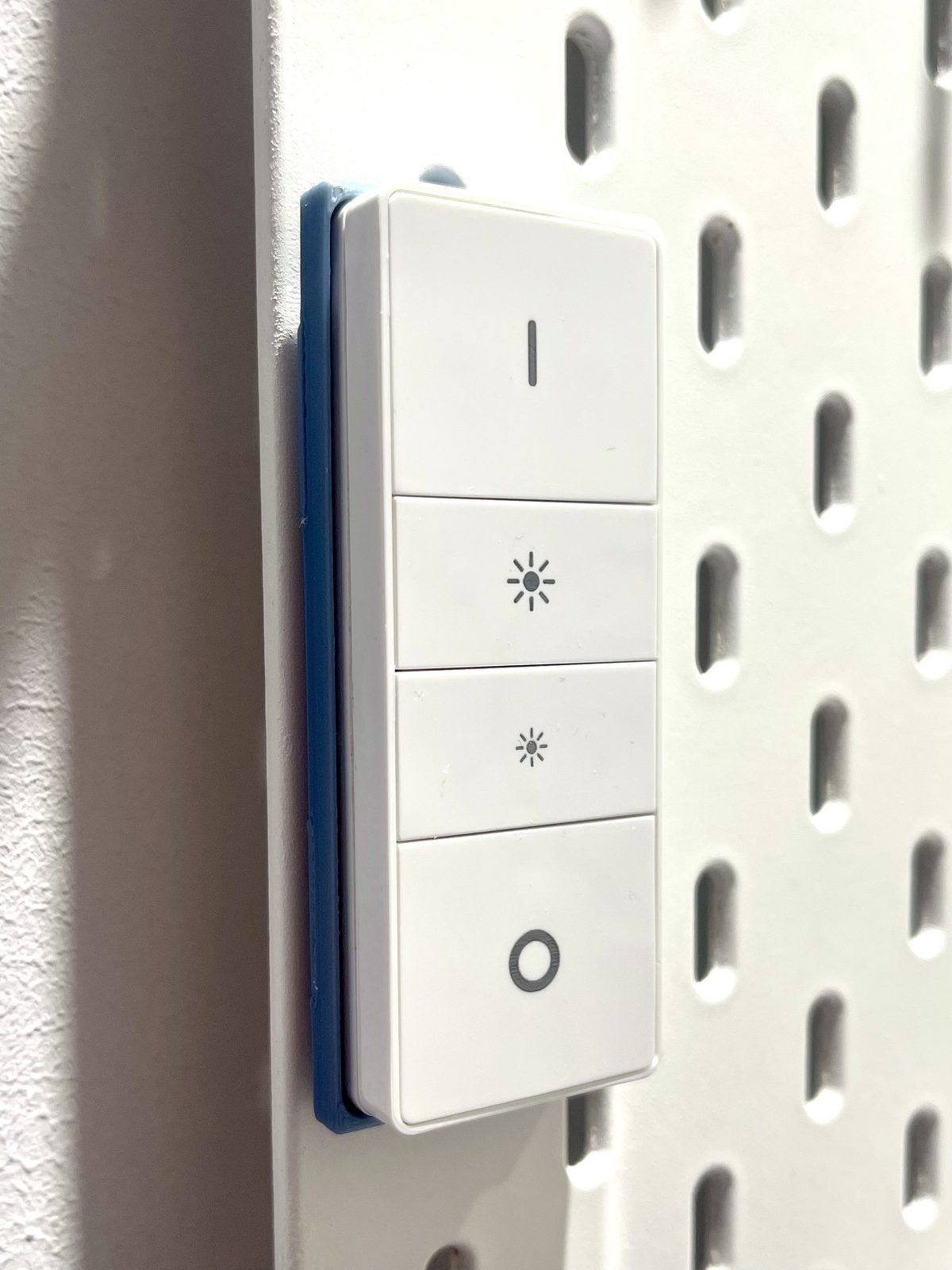 #6 IKEA Skadis - Philips Hue dimmer-switch V1 & V2 — vue 3