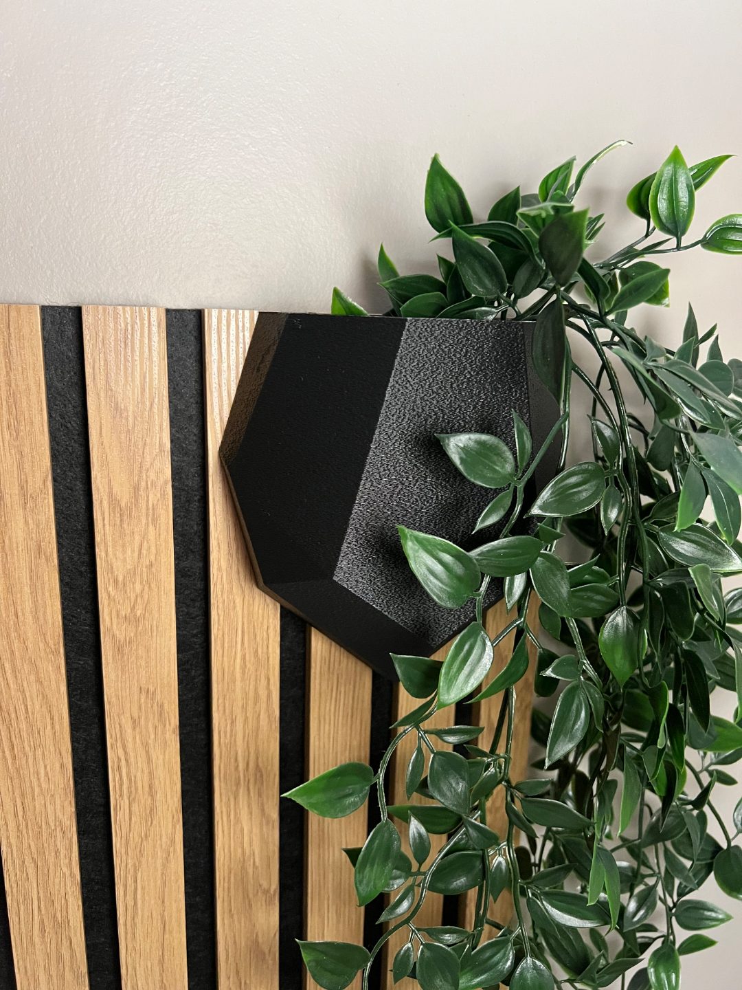 #6 Wall vase for acoustic wall panels. Self watering — vue 5