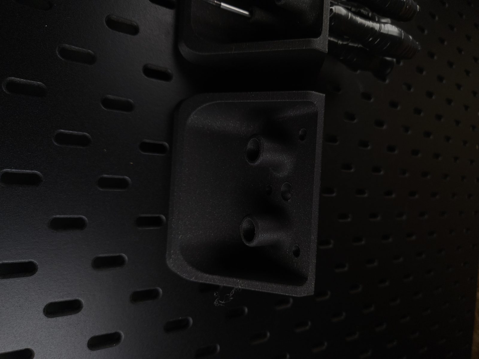 #7 Driver Holder (10x10) for SKADIS – no support — vue 6