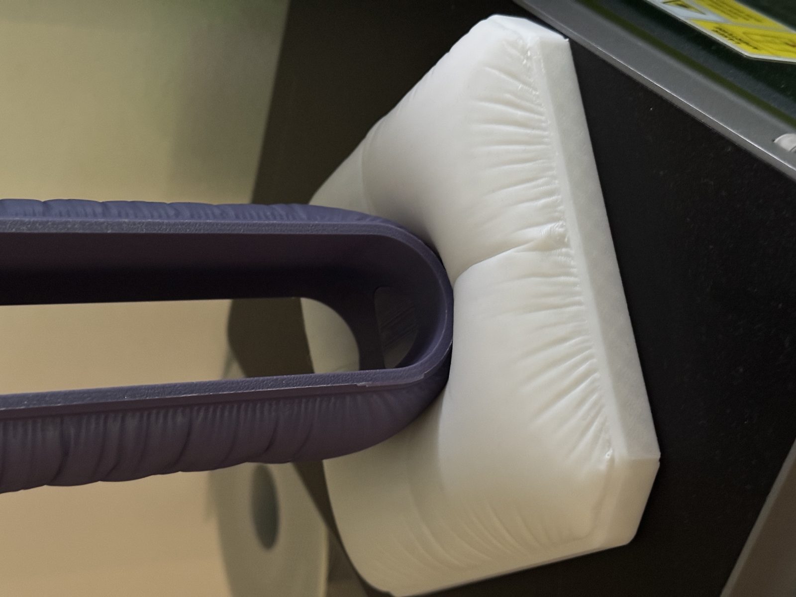 #11 PillowDock – The Softest Resting Place for Headset — vue 12