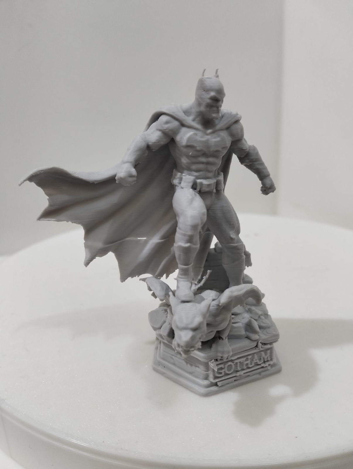 #12 BATMAN FIGURA VIGILANDO DESDE LA TORRE — vue 1