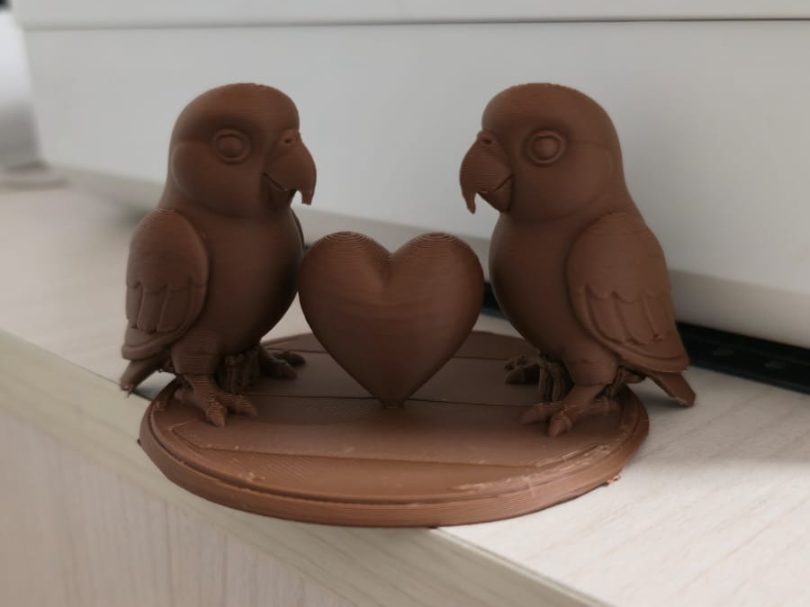 #12 Lovebirds with Heart – Romantic Parrot Duo — vue 2