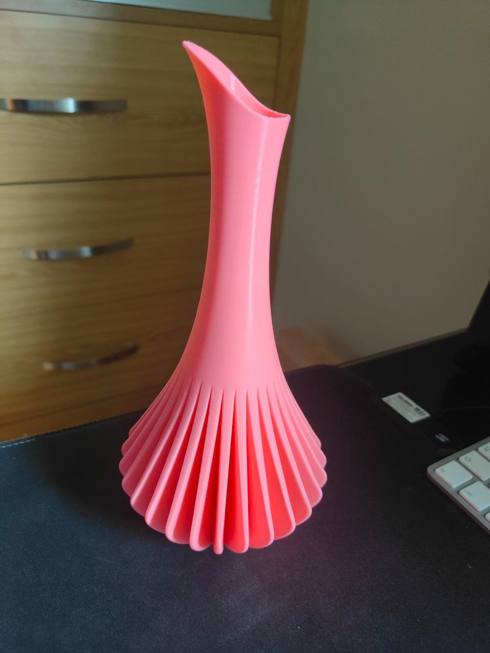 #13 MCM Vase — vue 2