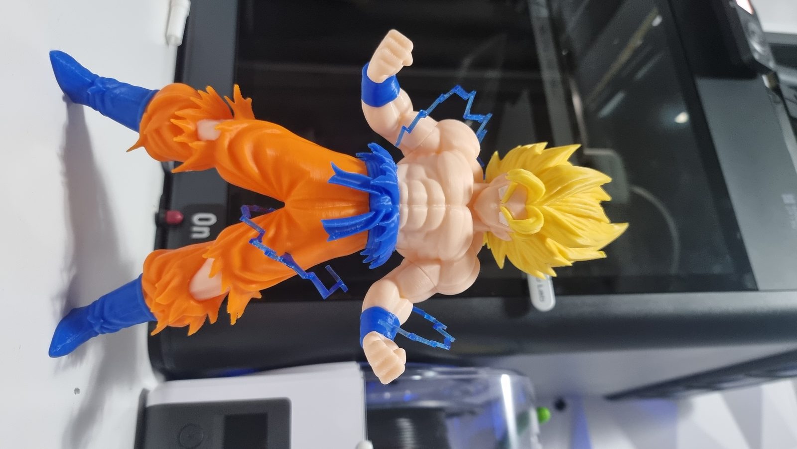 #14 Goku With Base FX — vue 18