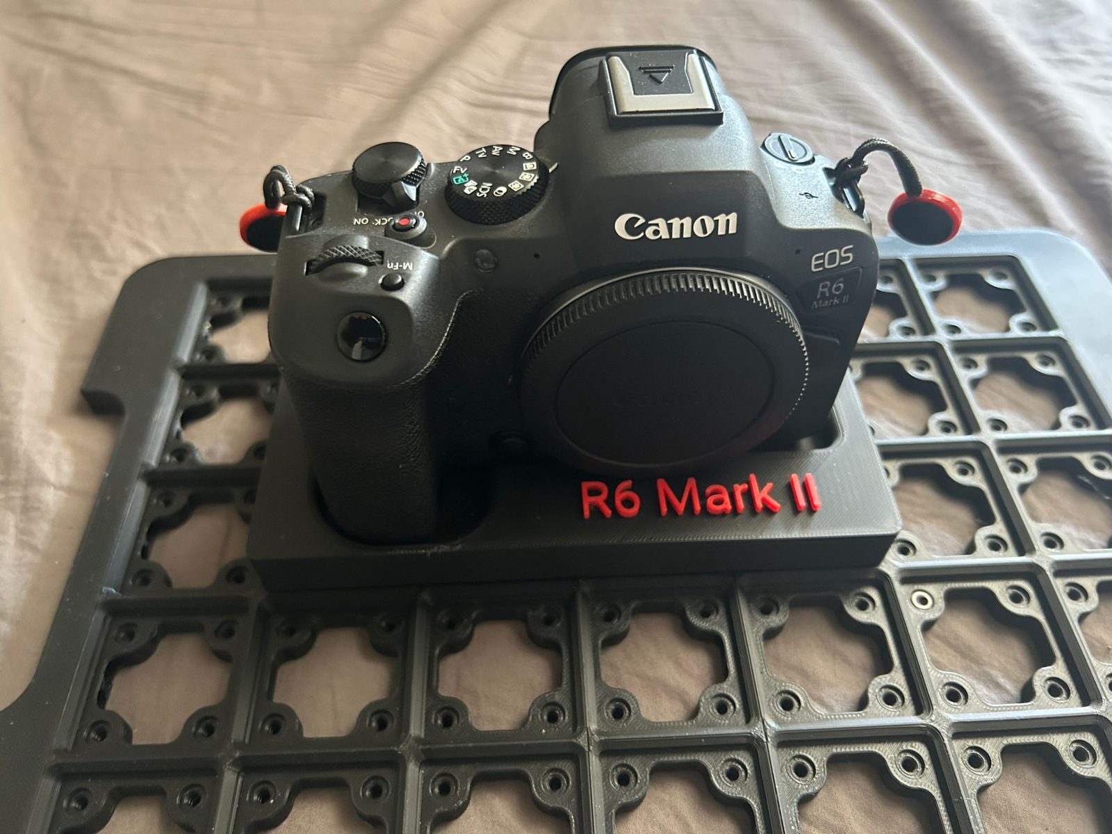 #19 Gridfinity holder for Canon EOS R6 Mark II — vue 1