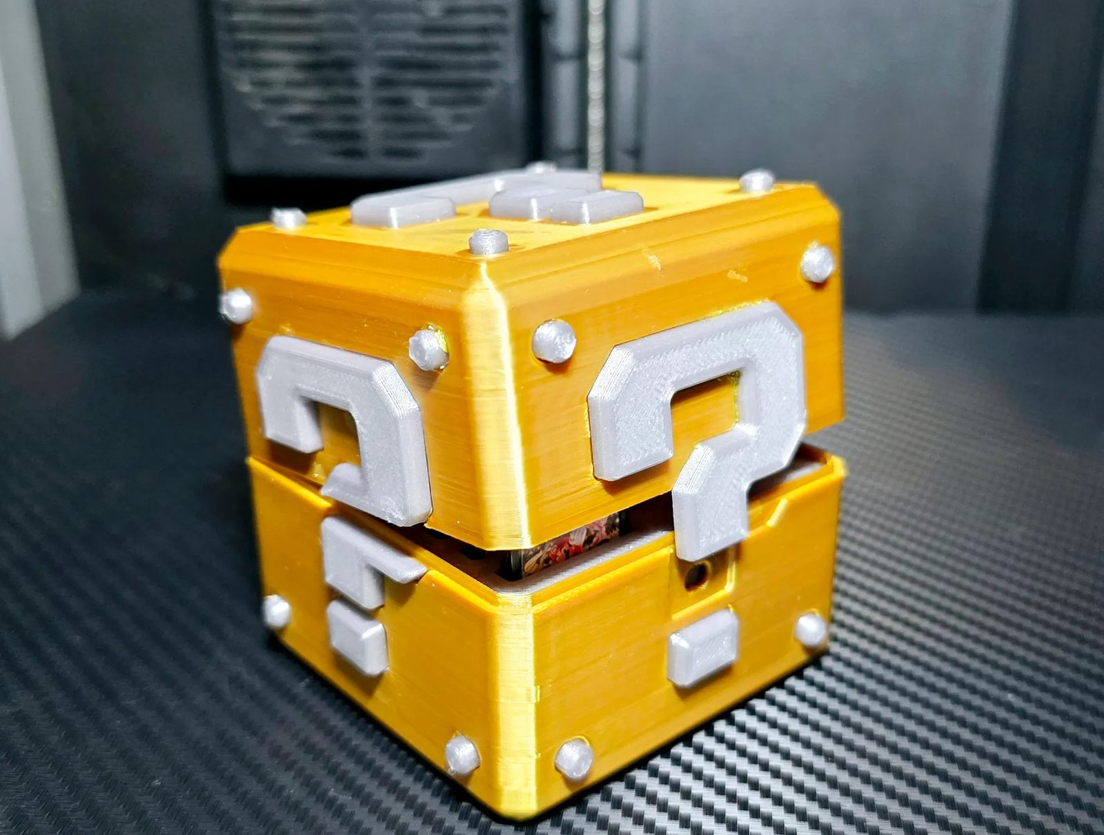 #21 Question Box Switch Game Cartridge Storage — vue 4