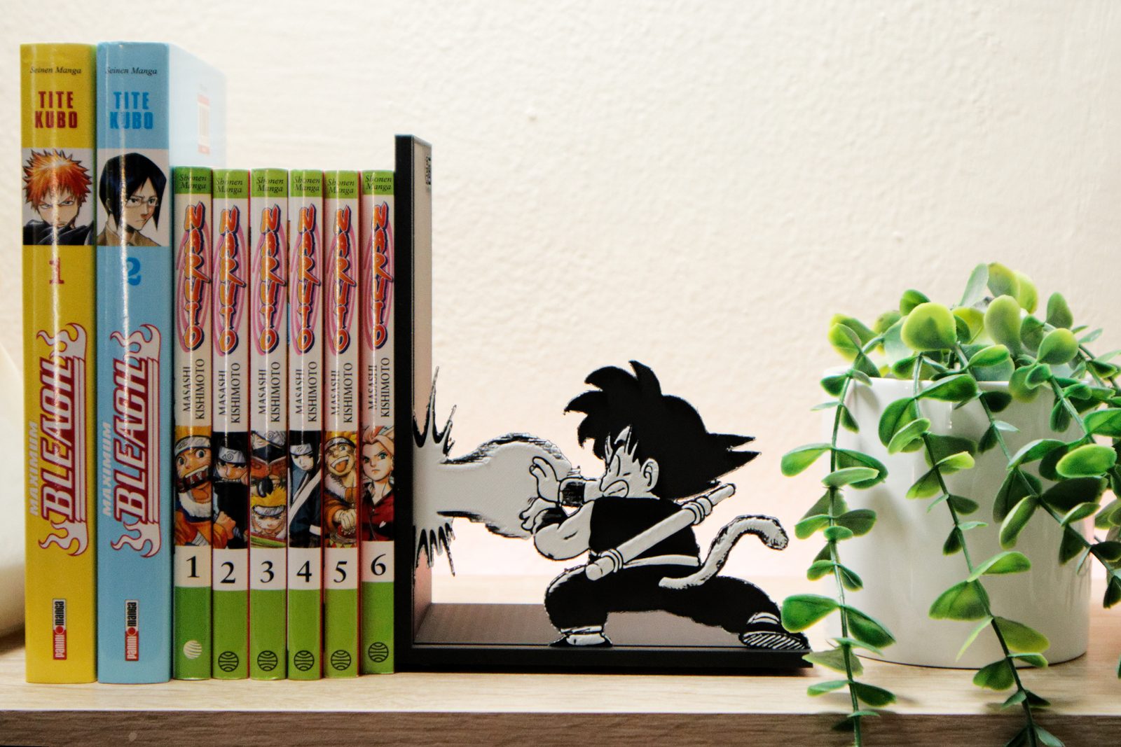 #23 Bookend of Son Goku doing the Kame Hame Ha! — vue 6