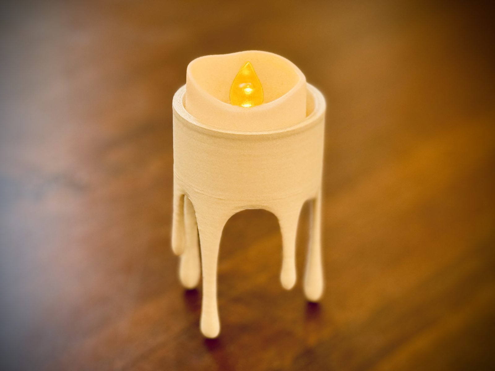 #28 Floating dripping candle – LED tealight holder — vue 10