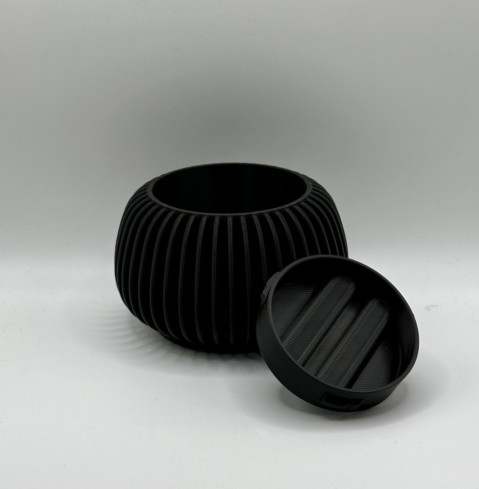 #29 Plant Pot Verdanova – Twist. Drain. Thrive — vue 2