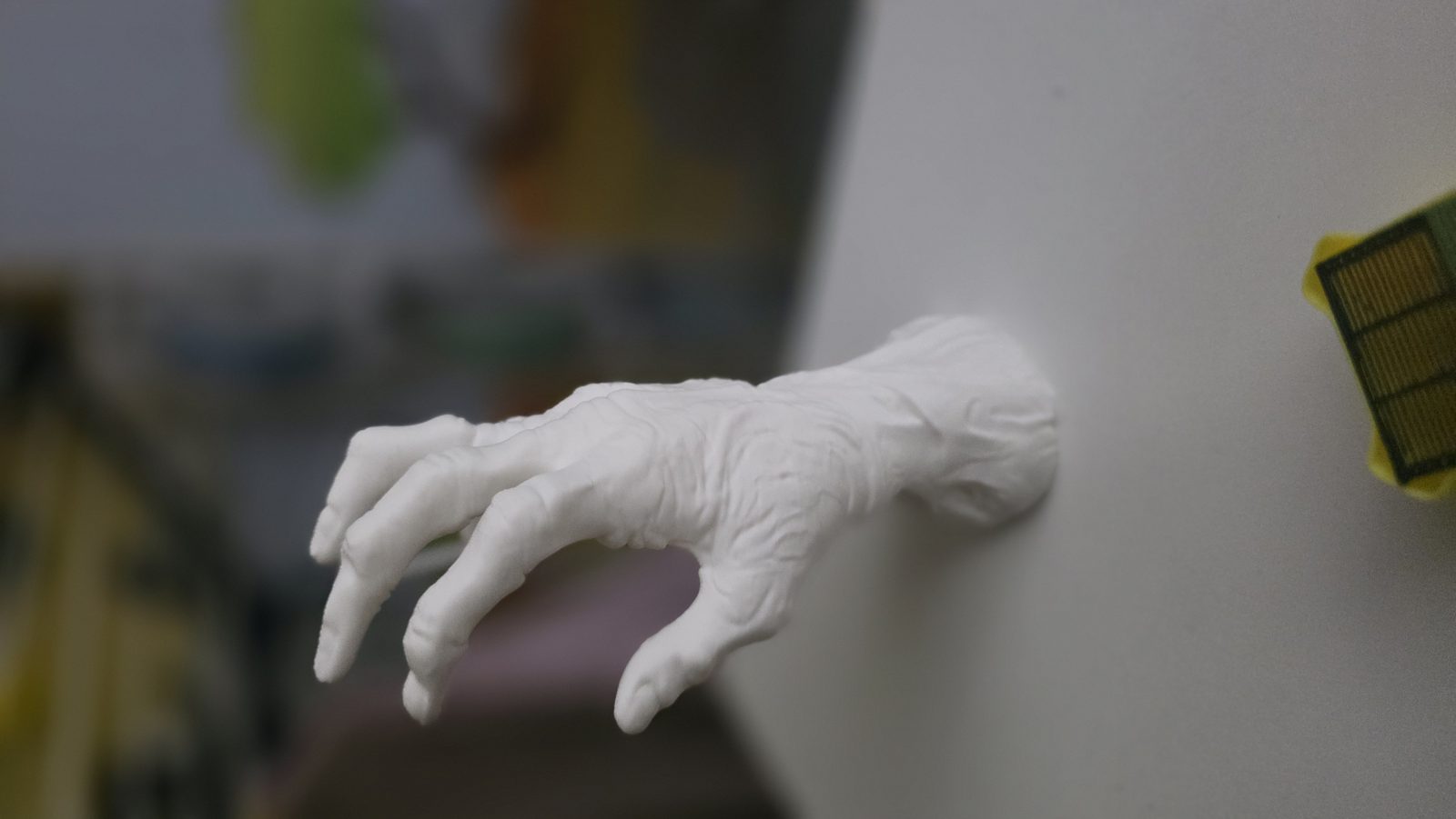 #30 Halloween Zombie Hand — vue 3