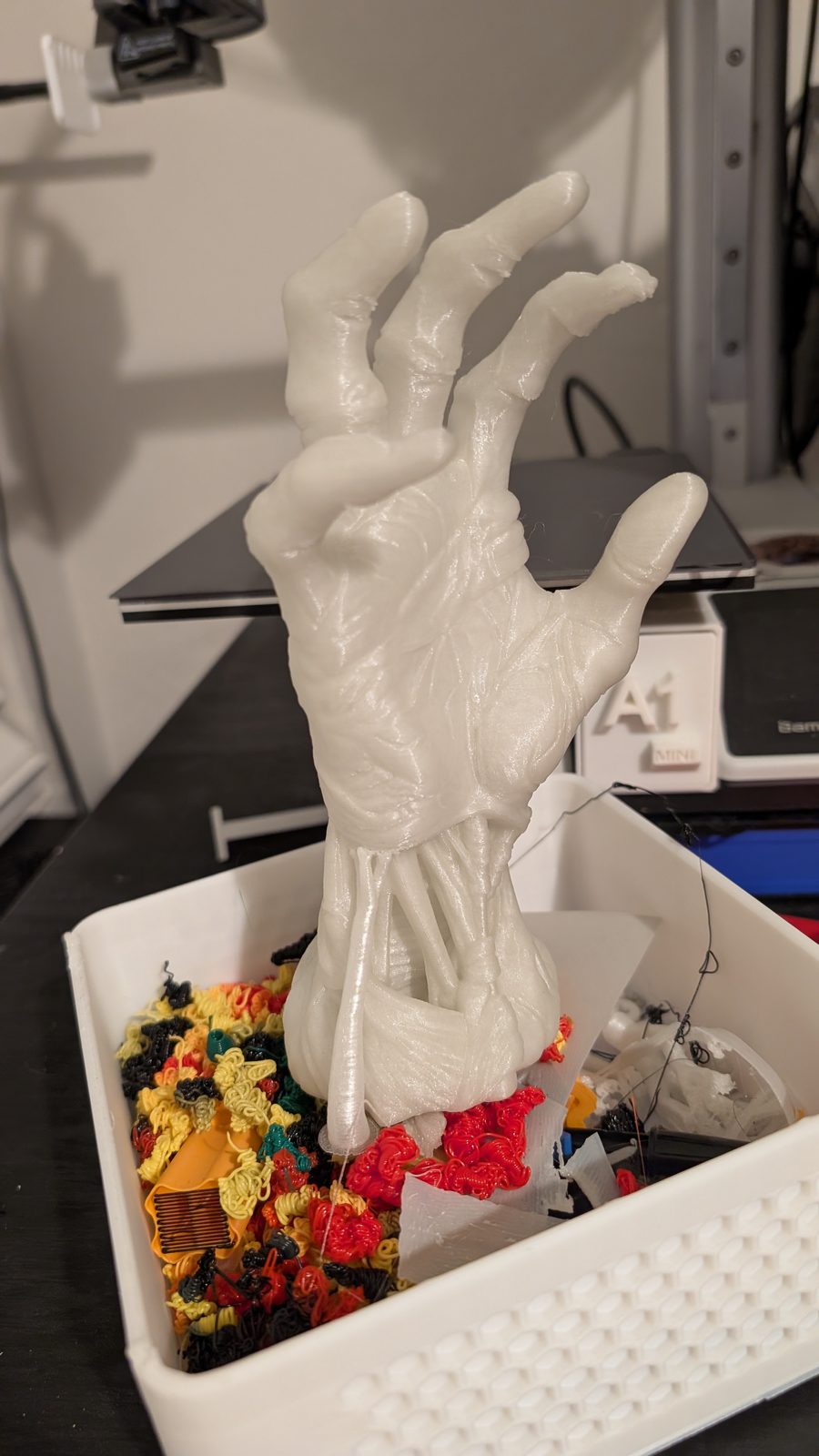 #30 Halloween Zombie Hand — vue 4