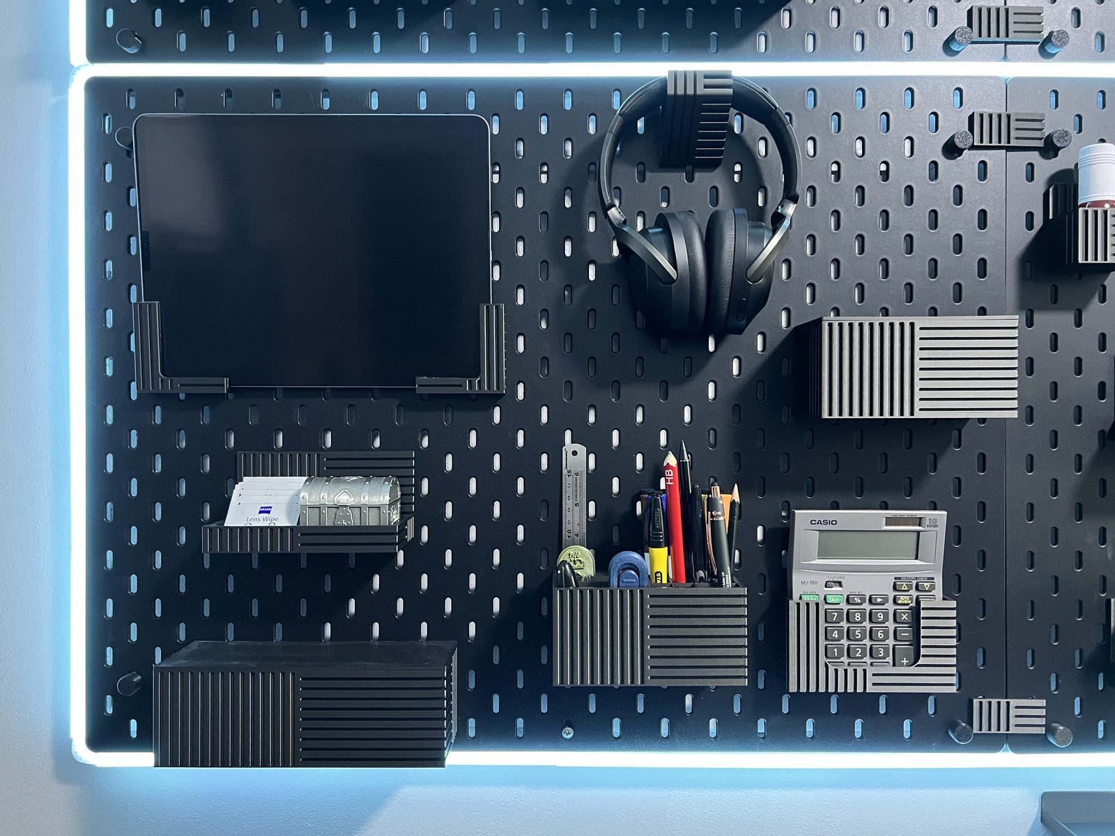 #30 OBSIDIAN - SKADIS Pegboard Boxes and Holders — vue 2