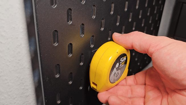 #32 Skadis Tape Measure Mount — vue 4