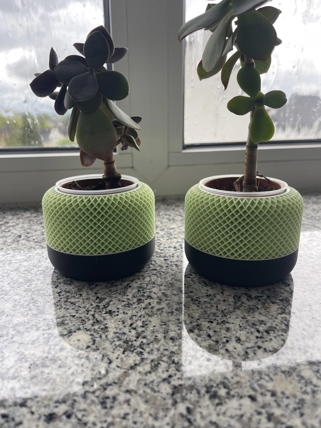 #35 Modern Apple Home Pod Style Plant Pot Vases — vue 21