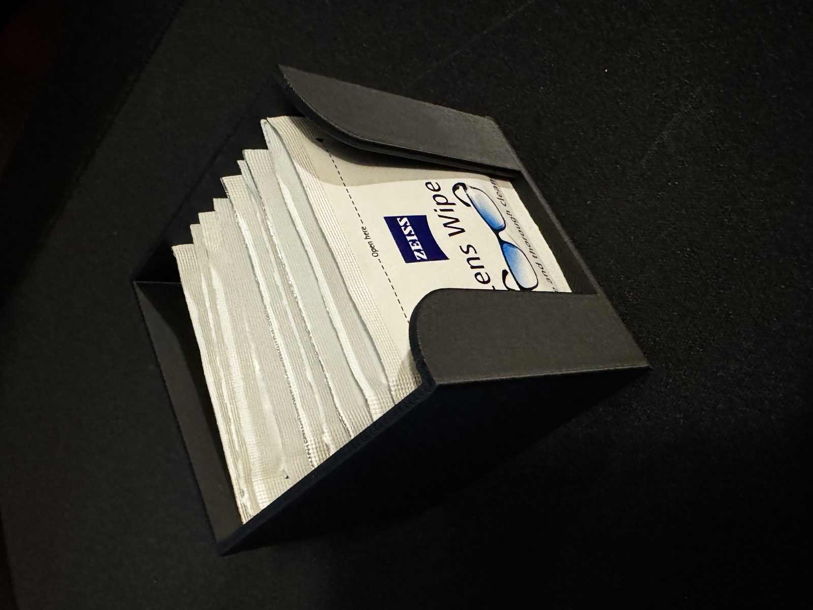 #36 Zeiss Lens Wipes Holder HSW — vue 1