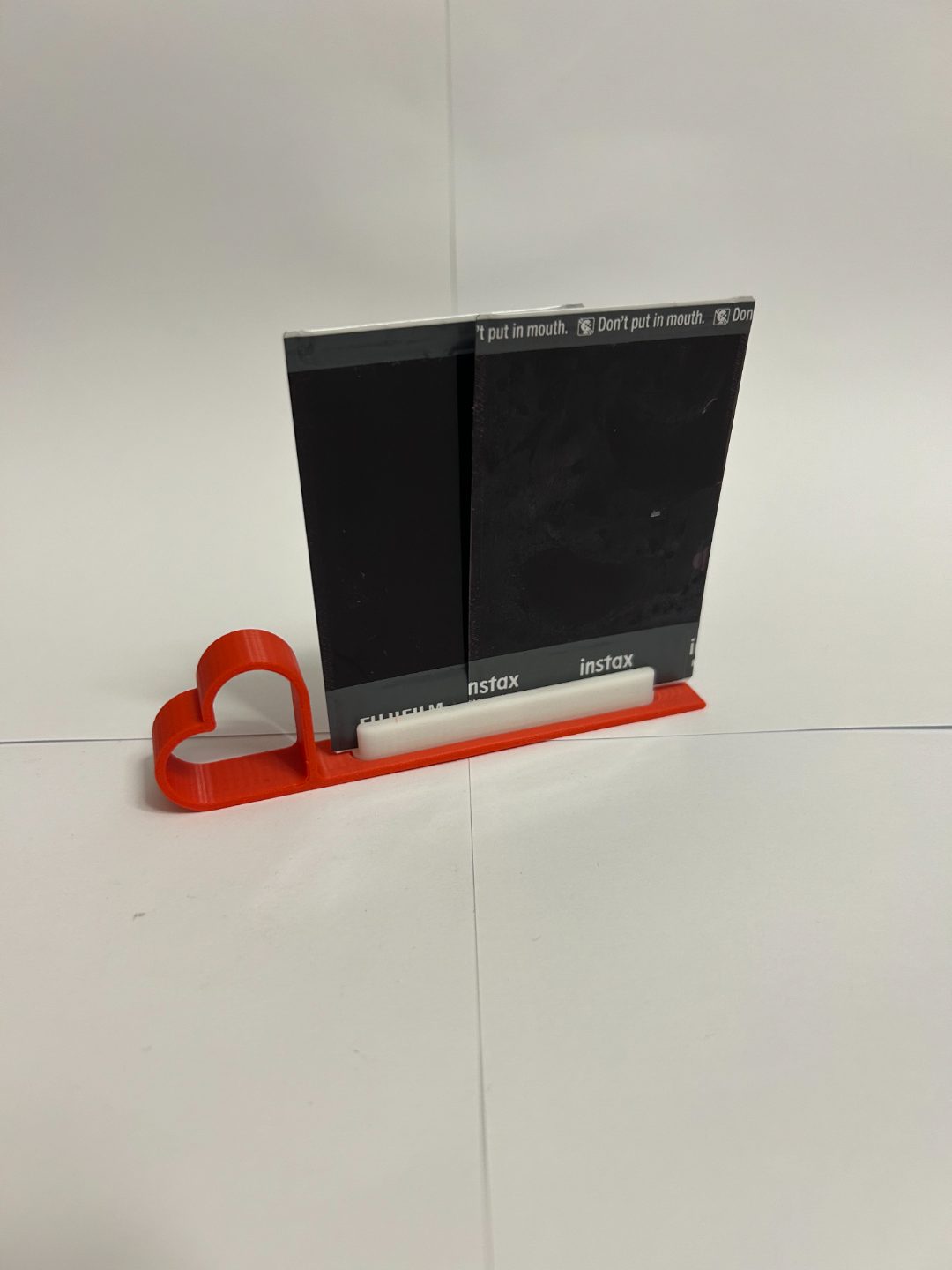 #38 Polaroid Instax photo holder HEARTH — vue 3