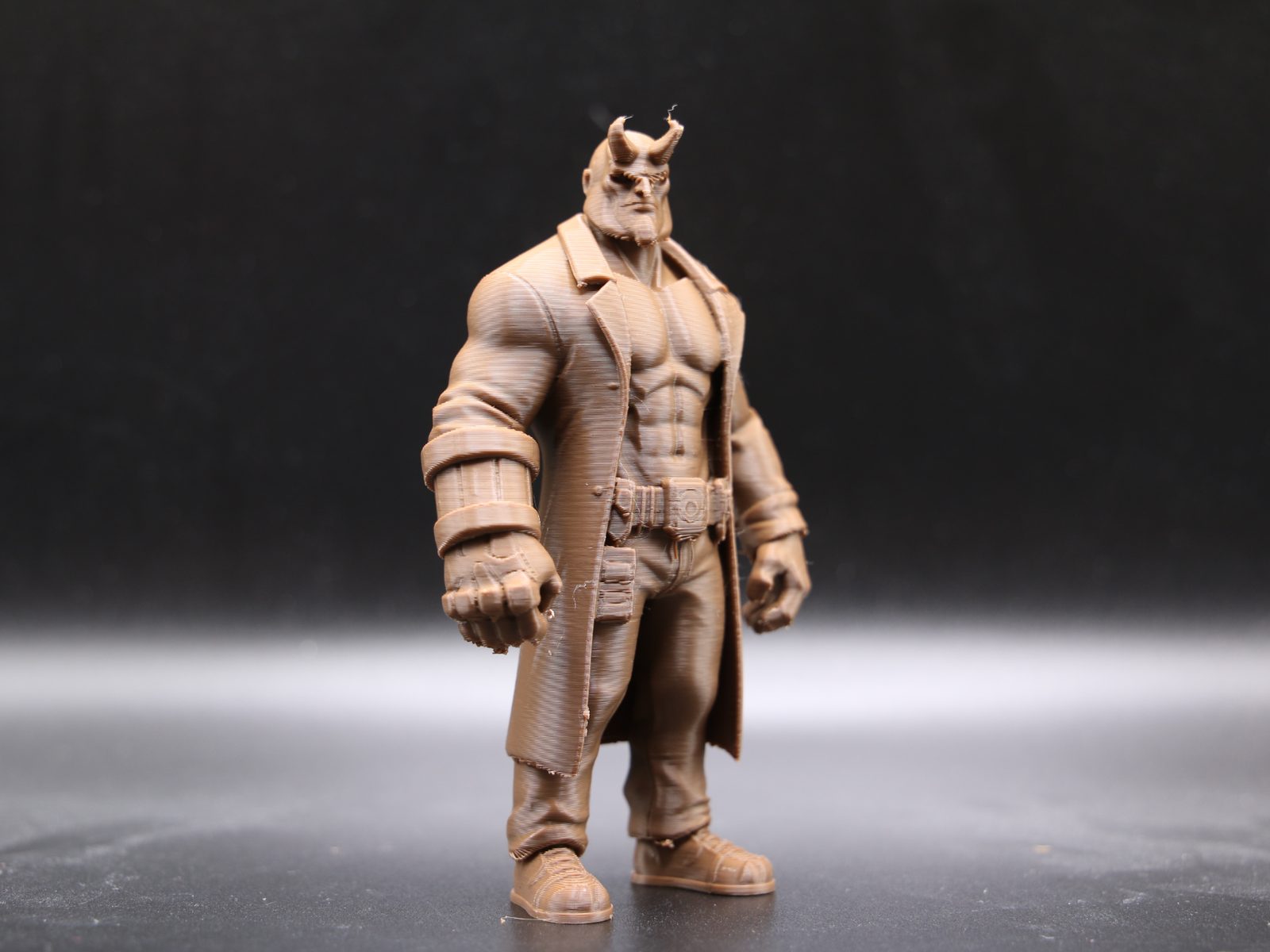 #41 Hellboy Desktop Buddy — vue 1