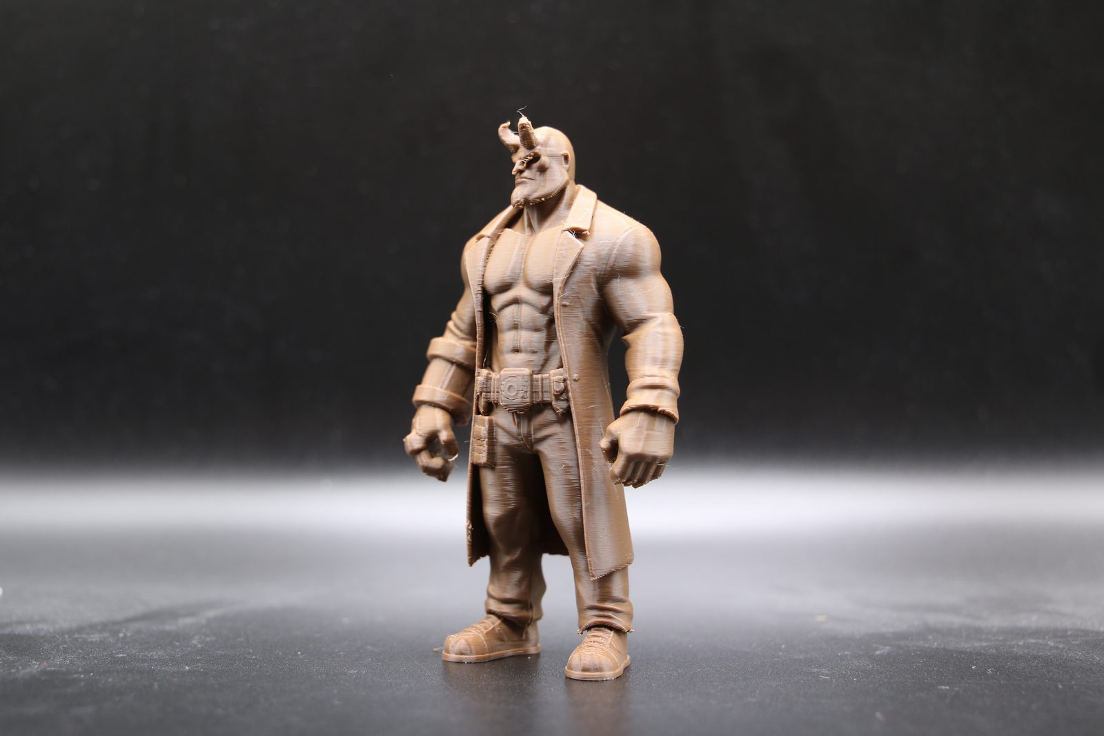 #41 Hellboy Desktop Buddy — vue 6