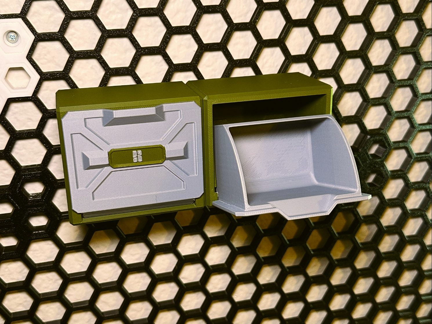 #43 HSW Tilt Box - Rugged Storage Box — vue 1
