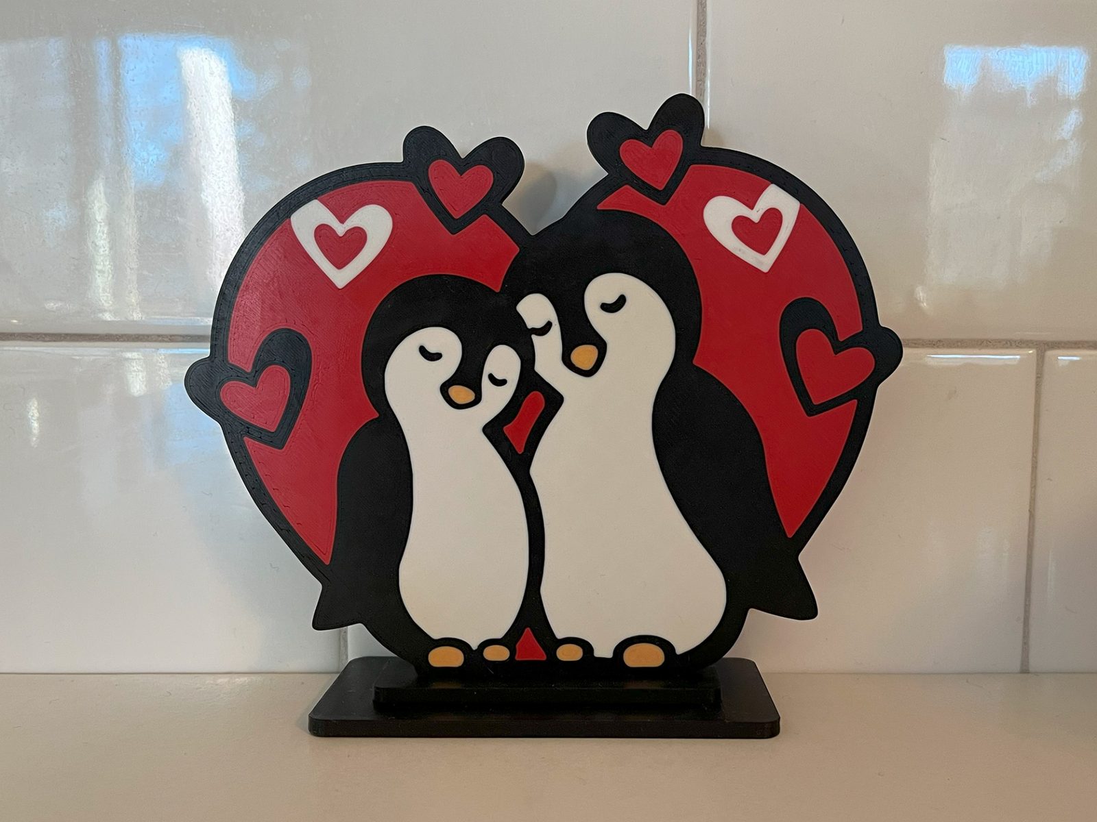 #44 Penguin Couple in Love Decor Valentine's Sign — vue 2