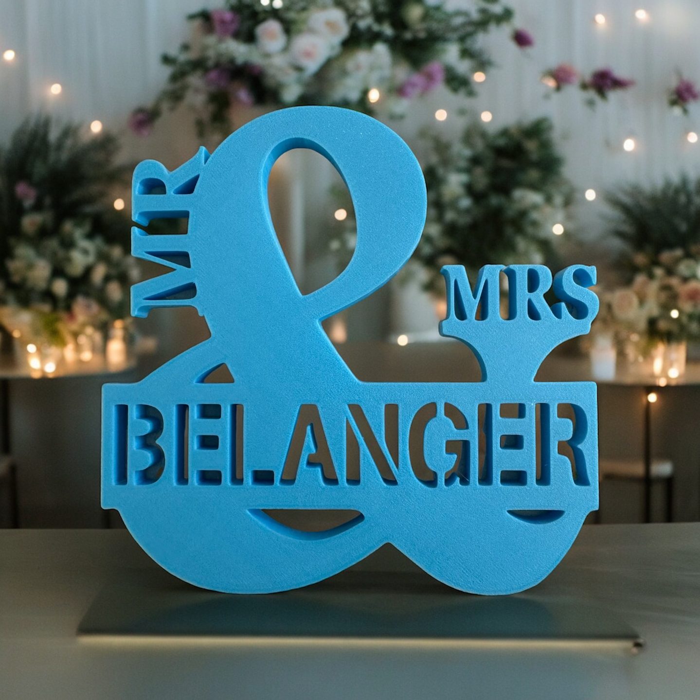 #45 Mr. and Mrs. personalized wedding decor — vue 1