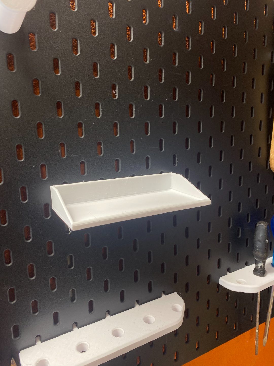 #45 Skadis tray shelf — vue 3