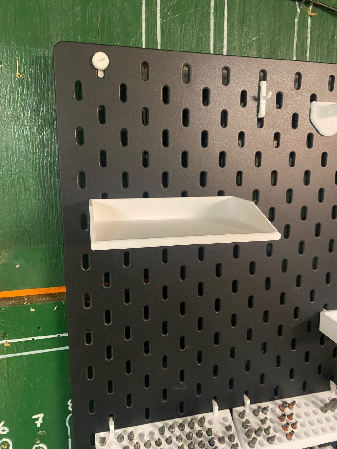 #45 Skadis tray shelf — vue 4