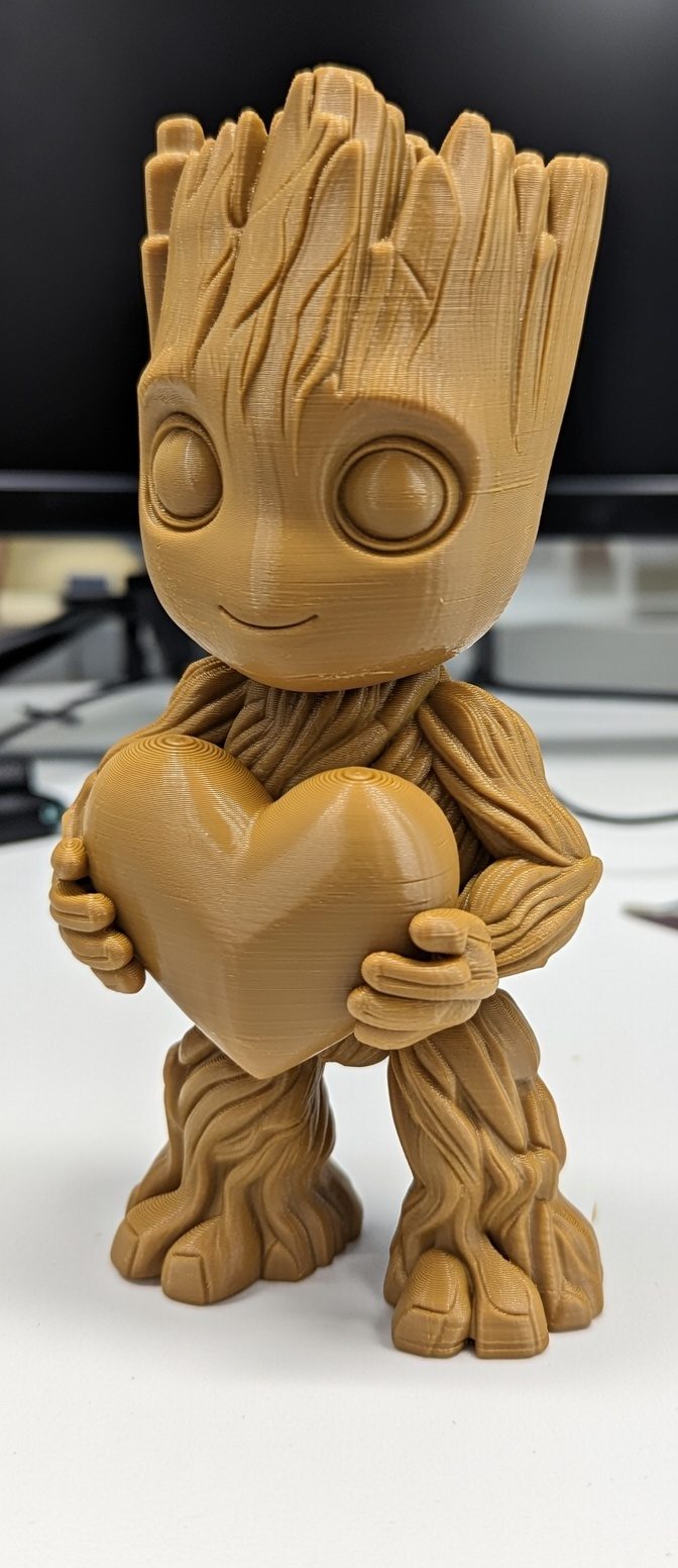 #45 Valentines - Cute Baby Groot with Heart — vue 2
