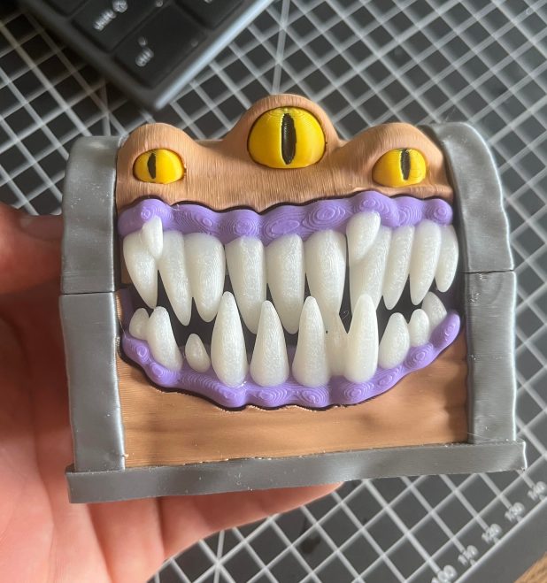 #46 Working Mimic Chest (with Double Bottom) — vue 2