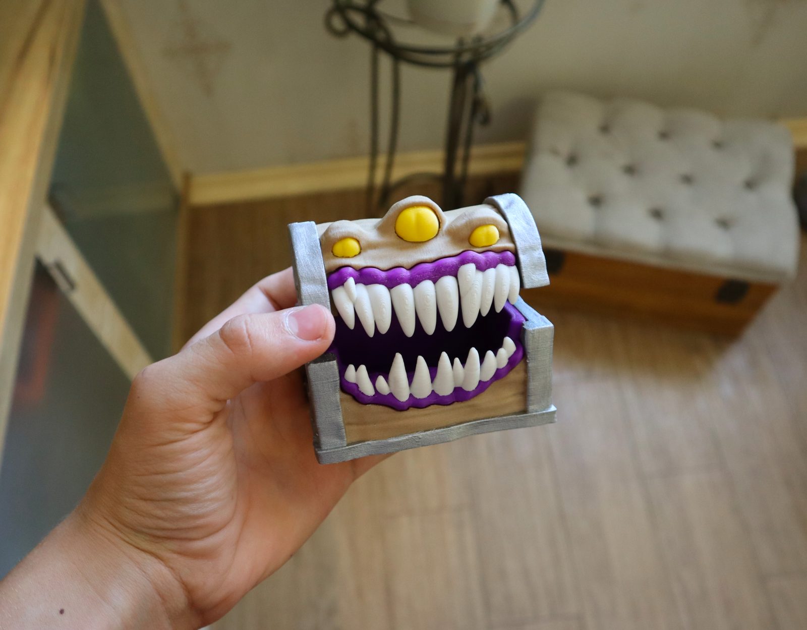 #46 Working Mimic Chest (with Double Bottom) — vue 9