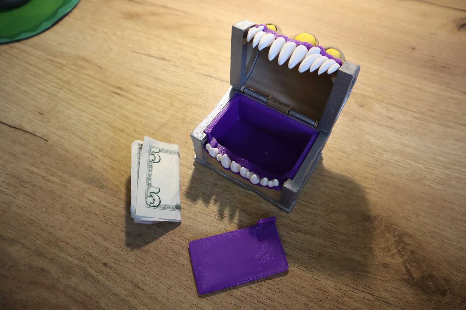 #46 Working Mimic Chest (with Double Bottom) — vue 14
