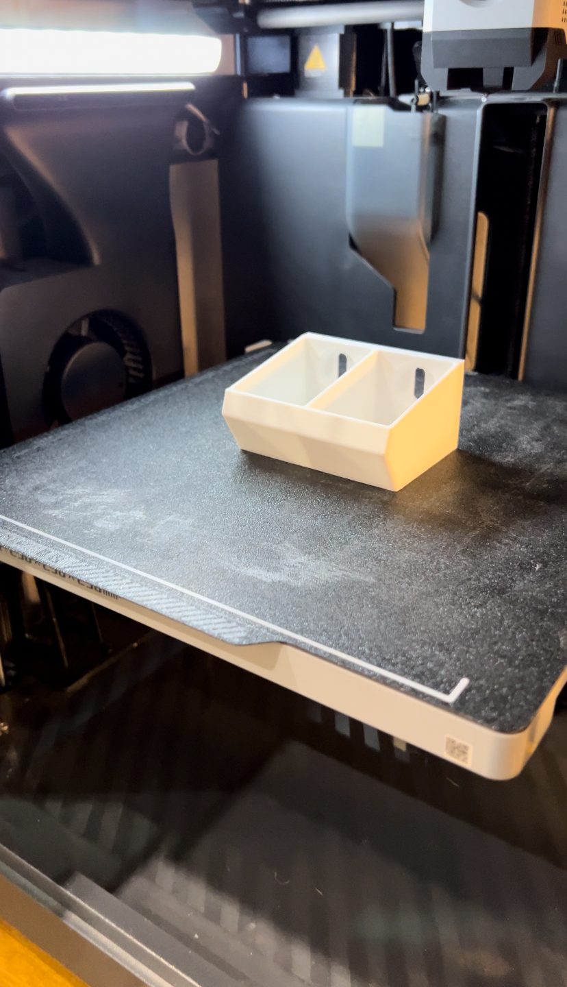 #49 IKEA SKADIS TRAY — vue 10