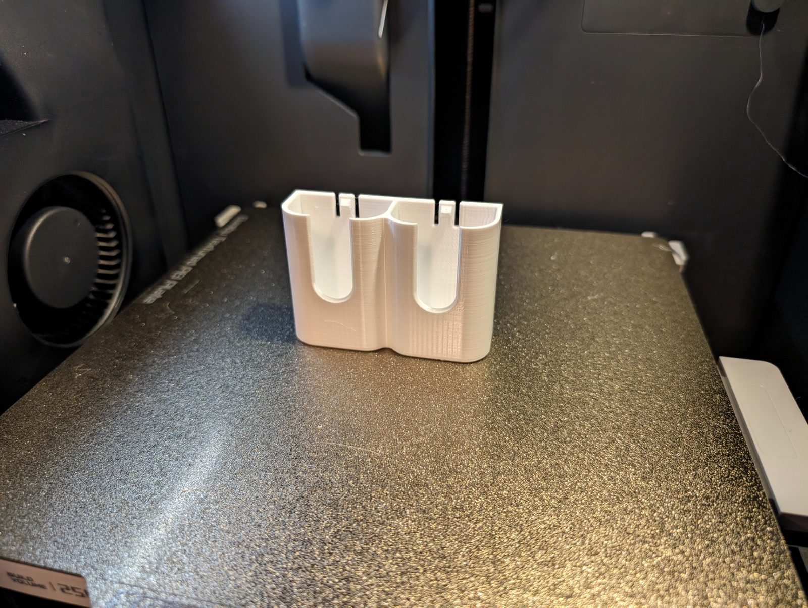 #53 Canon LP-E6 double battery holder — vue 3