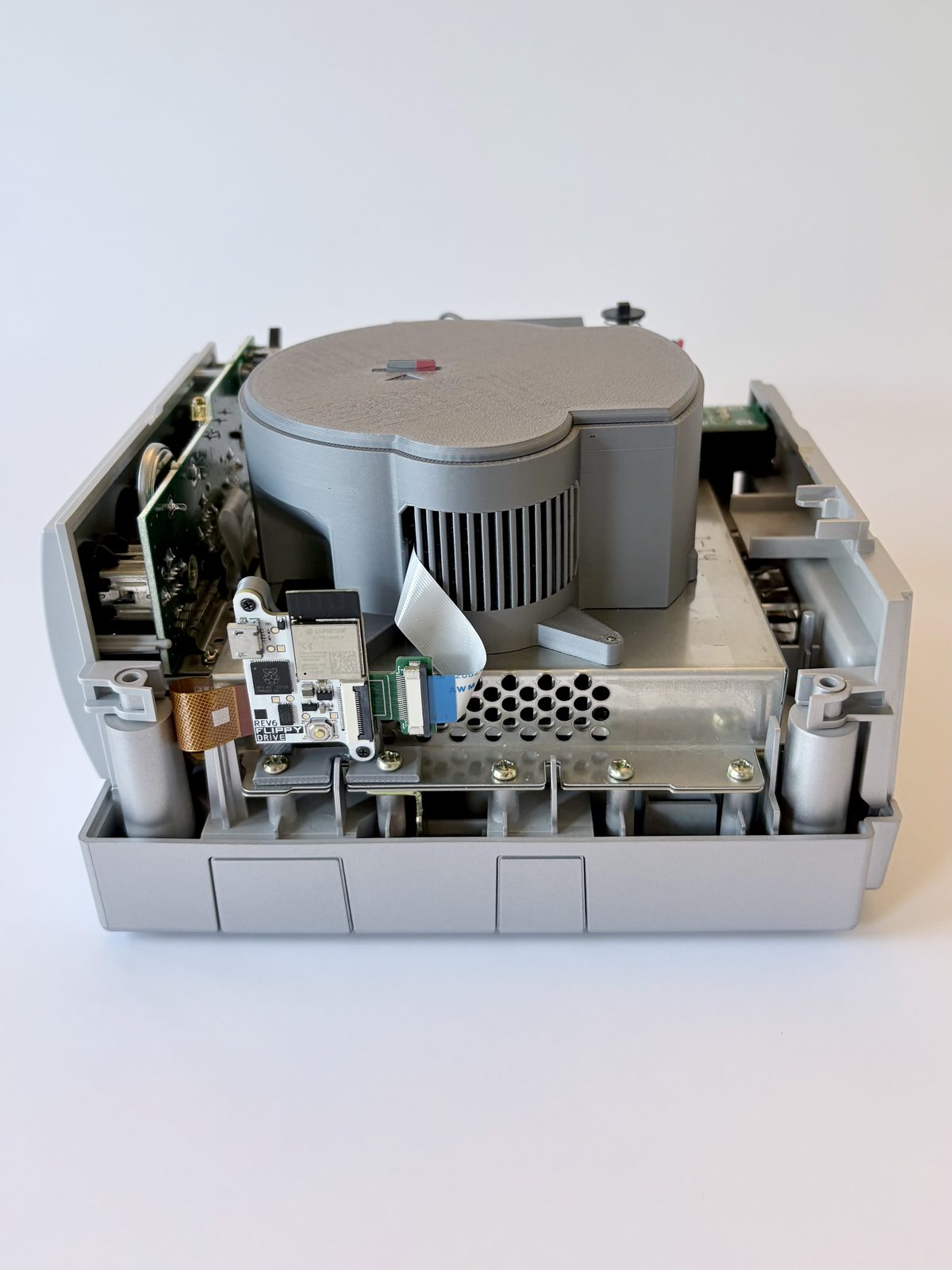 #53 GameCube Disc Drive Replacement Cover — vue 3