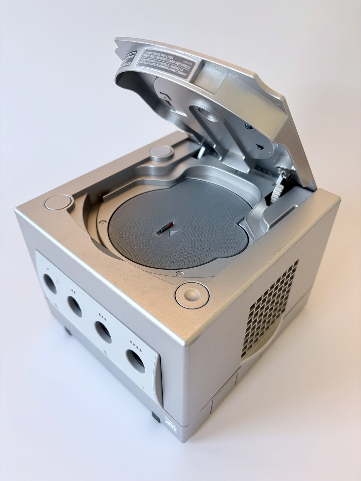 #53 GameCube Disc Drive Replacement Cover — vue 4