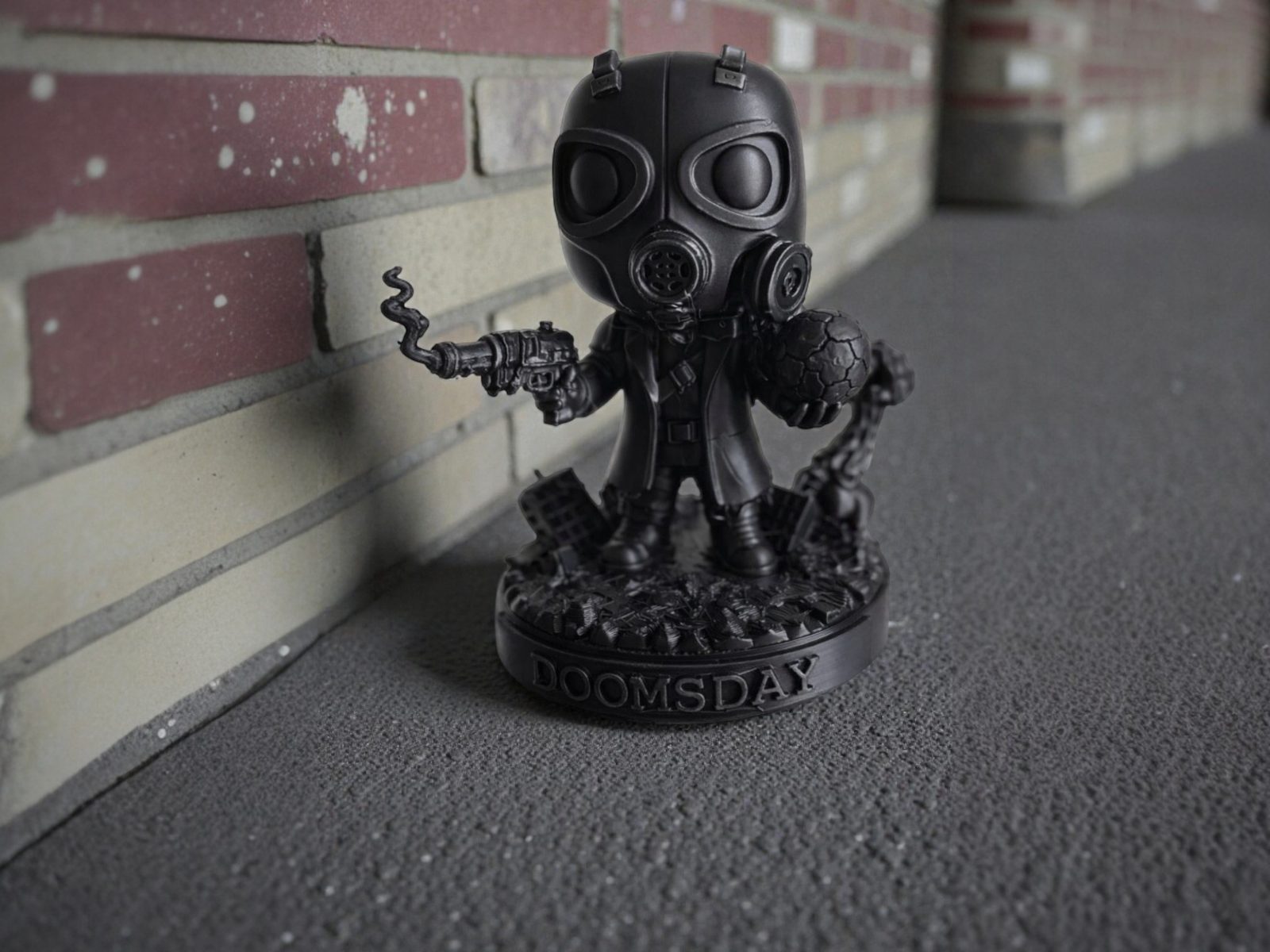 #58 Doomsday 2026 – Post Apocalyptic Gas Mask Figure — vue 3