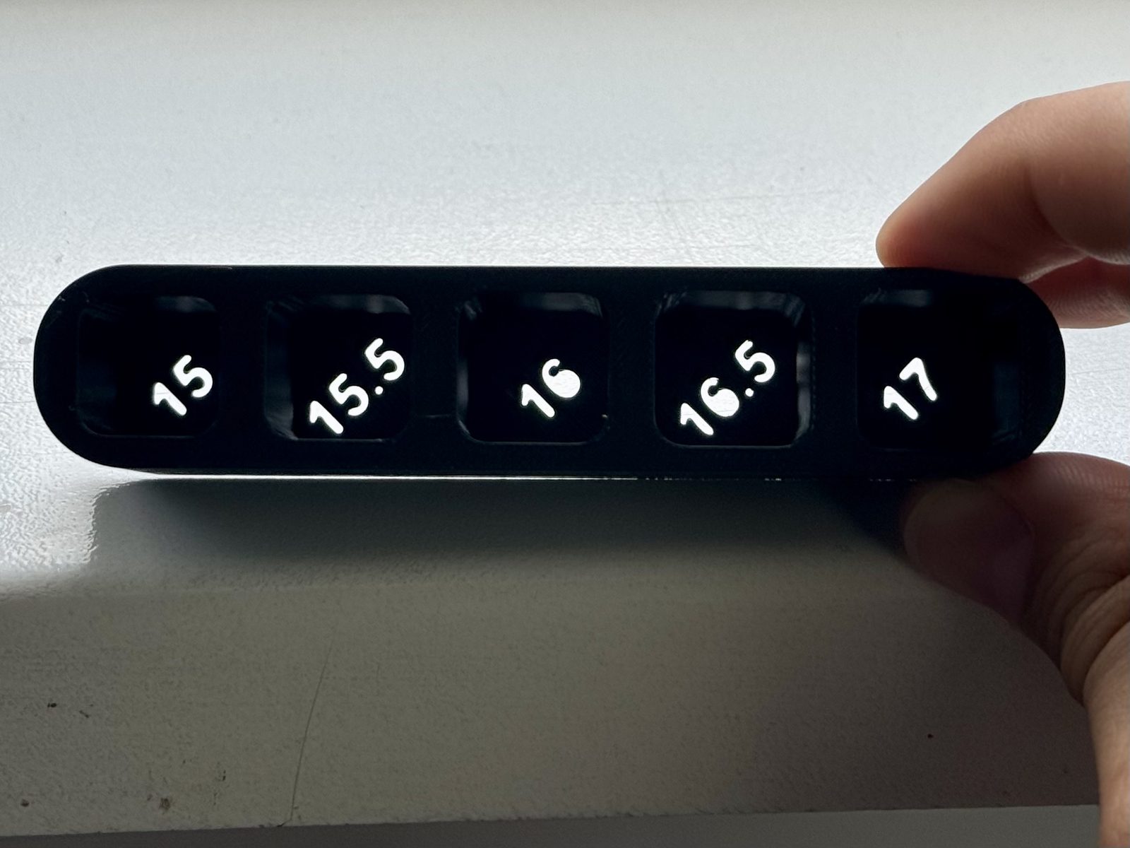 #66 SKADIS markers holder [no supports] — vue 2