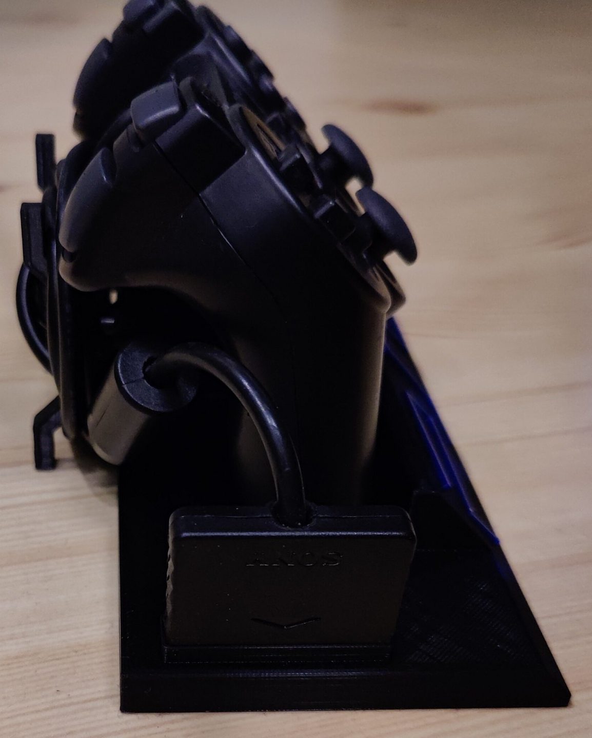 #67 PS2 Controller Stand With Playstation 2 Logo — vue 8