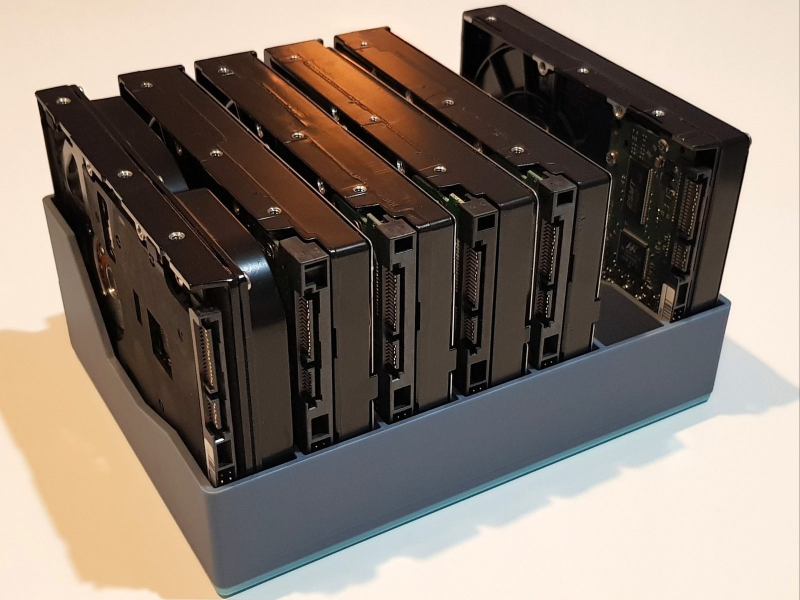 #69 3.5in HDD DRIVE HOLDER — vue 1