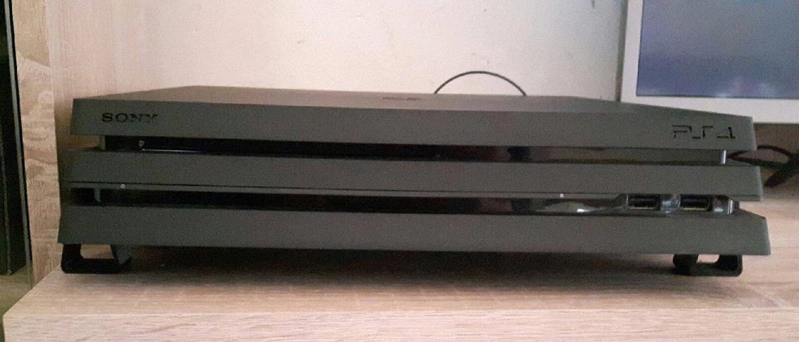 #76 Simple foot for PS4 pro — vue 4