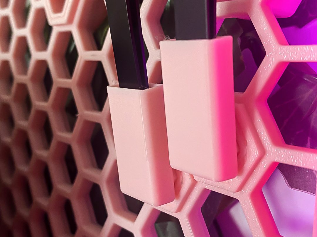 #76 Tweezer Holder for HSW (Honeycomb Storage Wall) — vue 1