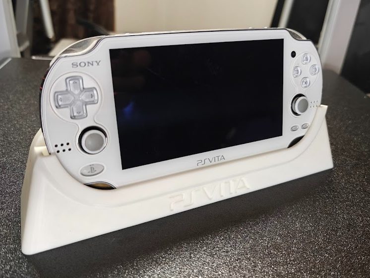 #79 PlayStation Vita Display Stand — vue 1