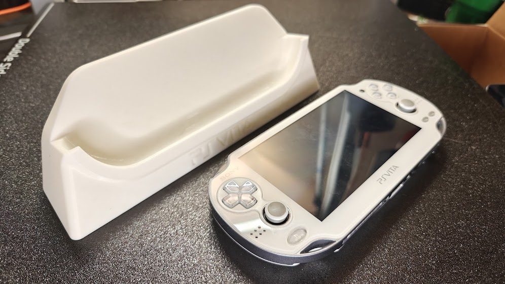 #79 PlayStation Vita Display Stand — vue 6