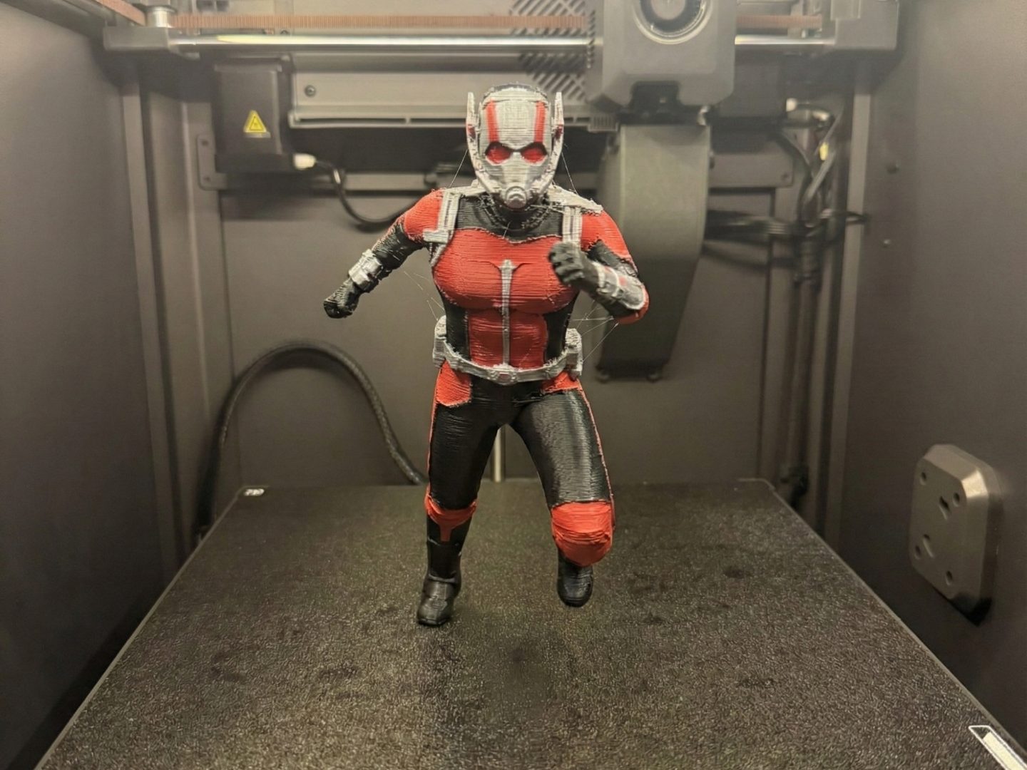 #83 Ant-Man Running — vue 2