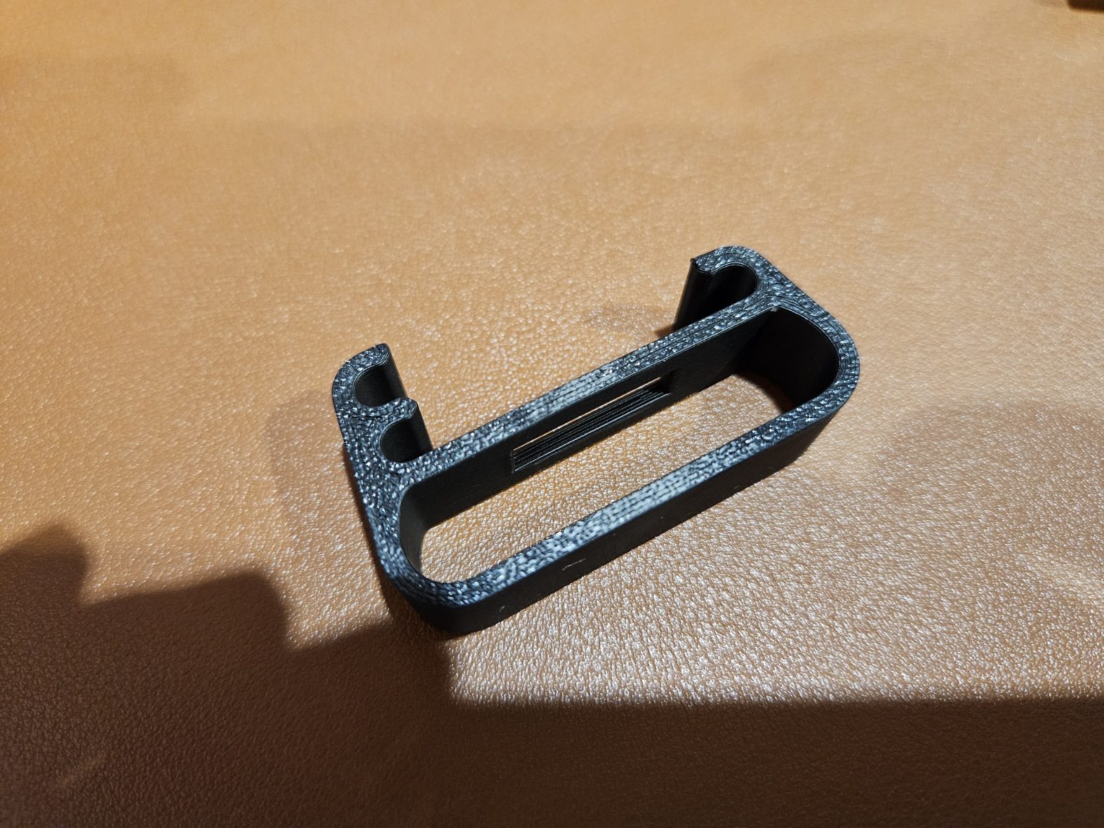 #95 SanDisk Portable SSD - Cable Holder — vue 1