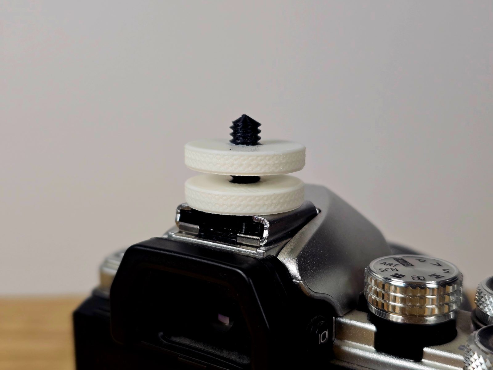 1/4"-20 Hot Shoe - Adjustable Camera Adapter — vue 1